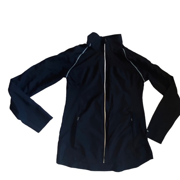 Champion Jackets & Blazers - Women’s Champion Lightweight Reflective Running Jacket Medium